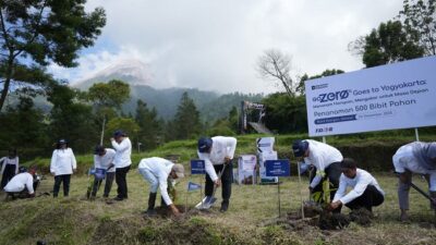 Penanaman pohon di kawasan prioritas Daerah Istimewa Yogyakarta (DIY) pada acara GoZero% Goes to Yogyakarta di kawasan Bukit Klangon, Yogyakarta, beberapa waktu lalu. Foto: Ist