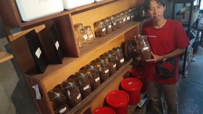 JNE dan Jurnalis Jogja Touring ke Gunungkidul, Tebar Kebaikan dan Promosikan Kopi Lokal