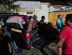 Respon Cepat, Polsek Kalimanah Evakuasi ODGJ Bersenjata Golok di Desa Karangpetir